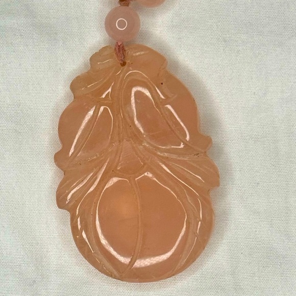 Vintage Hand Knotted Rose Quartz Necklace With Large Carved Peach Pendant - Picture 4 of 11